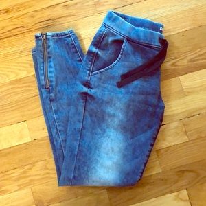 Denizen from Levi’s Joggers 👖